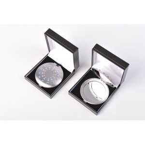 Pocket sized compact mirror with Crystals